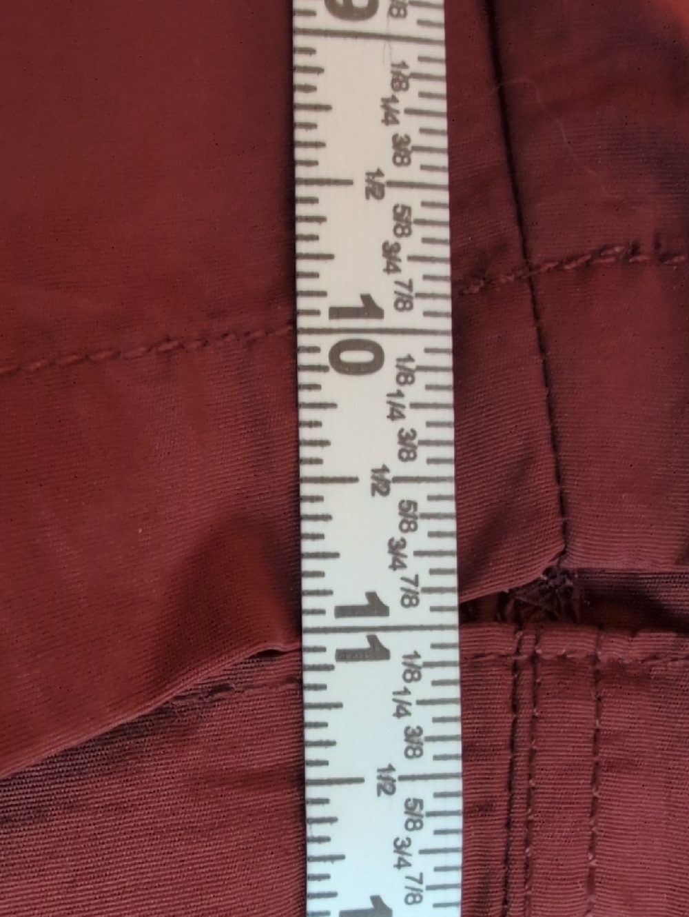 Eddie Bauer Men's Shorts in Burgundy - Picture 8 of 9